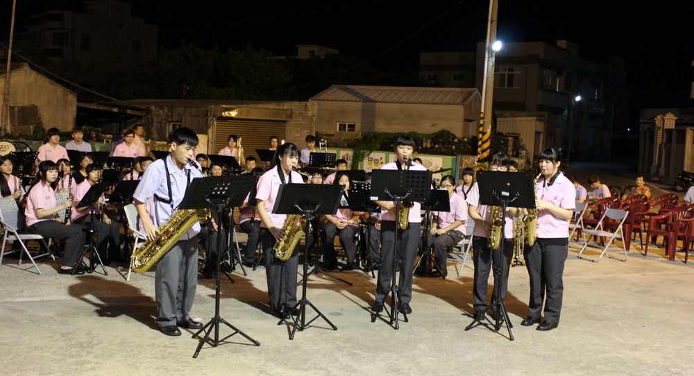 薩克斯風重奏，感覺上相當穩定呢