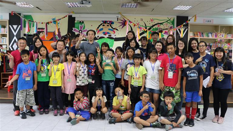 於來吉國小大合照