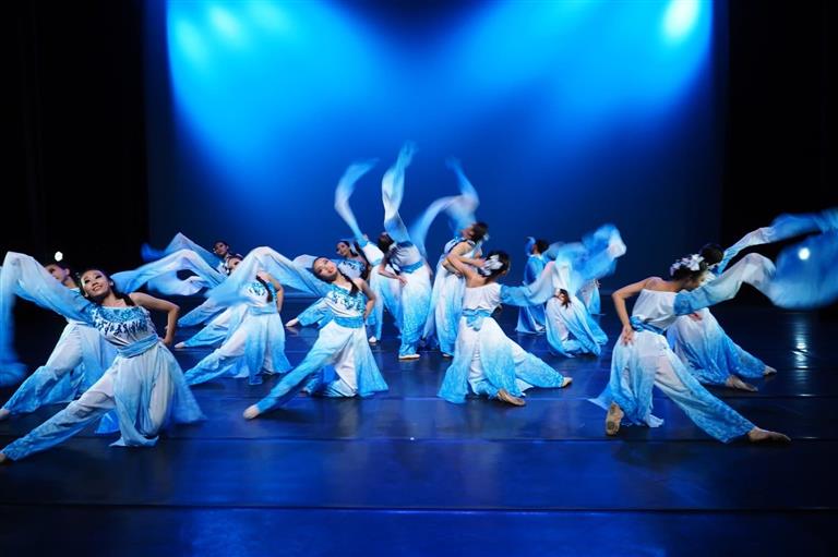 6/11嘉義縣表演藝術中心實驗劇場  演出：翩憐花雨  雰雰滿天