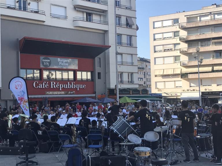 107/07/07於Limoges利摩日中心廣場，擔任Note de Rue 音樂節壓軸演出