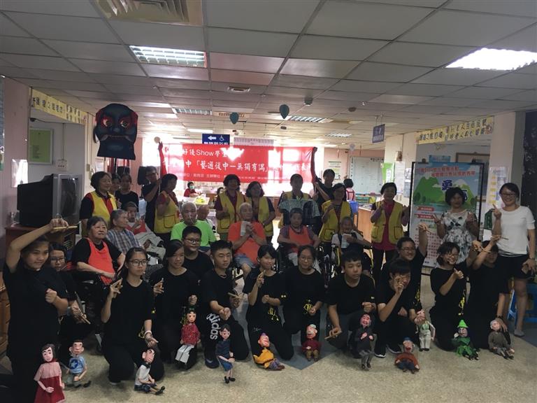 新營醫院─演出結束全體合影