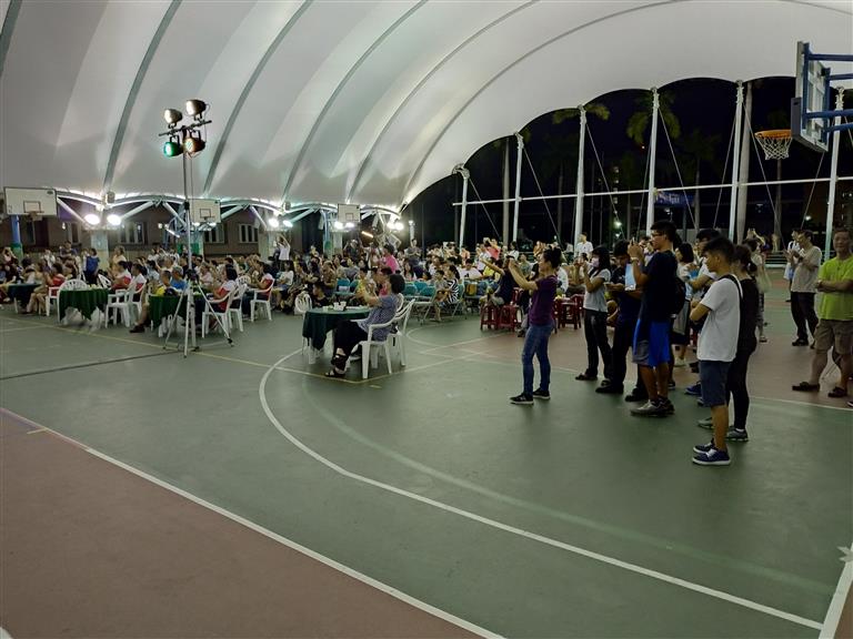 來賓參與夏夜呢喃社區音樂會盛況