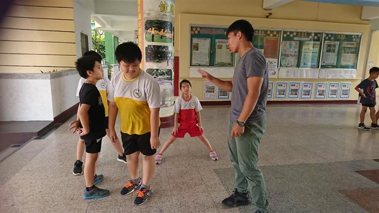鹽埔國小--表演藝術的創意及運用—半參與式體驗