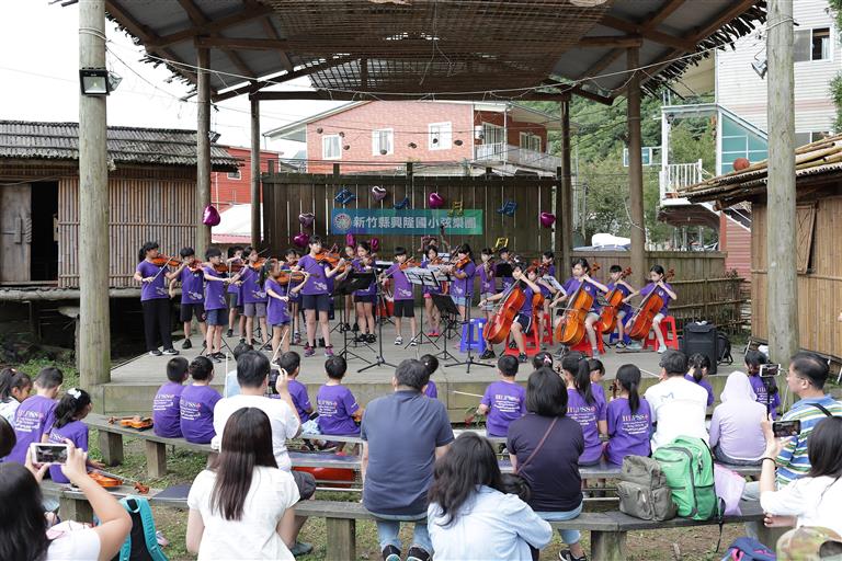 新光場Ａ團合奏