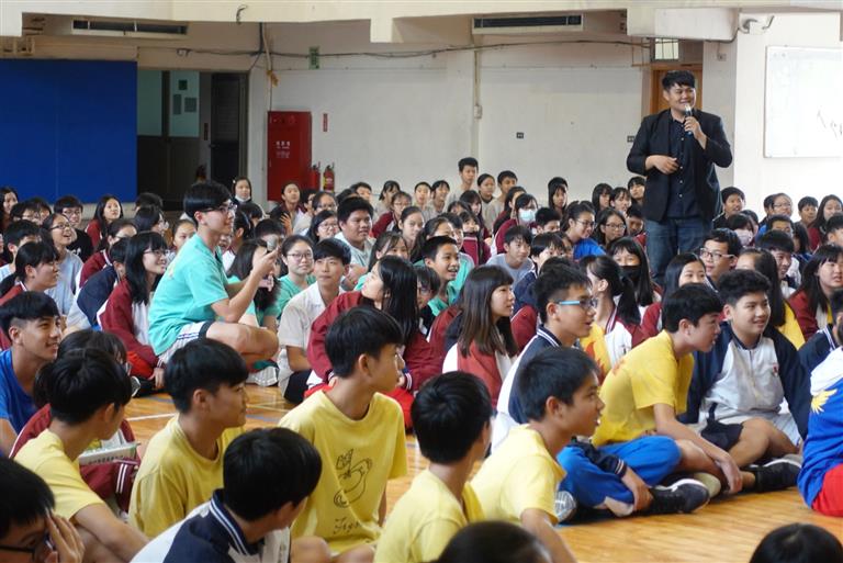 建華國中學生參與互動情形