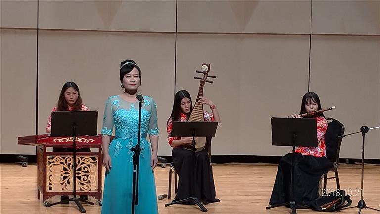 聲樂林湘玲老師與樂團合作演唱(新莊文化藝術中心-民族音樂風)