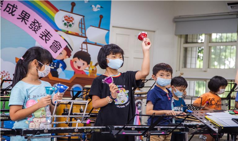 蚵間國小成果發表會低年級演奏