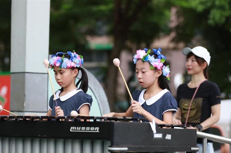 兒童樂隊演出