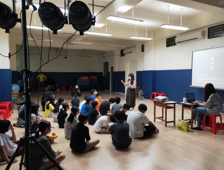 黑門山上的劇團成果圖