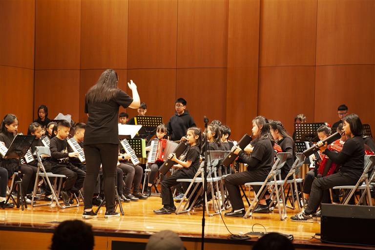 學生用心演出