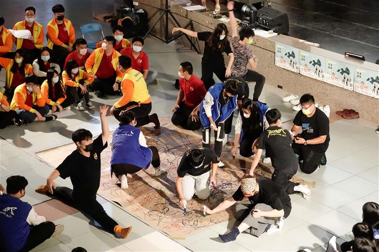 學生踴躍參與跨域共創體驗，於東吳商職