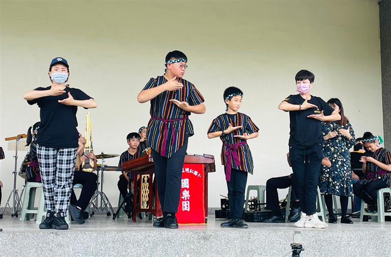 劇團示範教學明恥國小學生