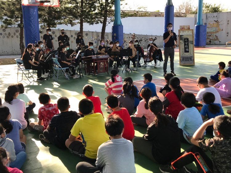 馬公國中絲竹室內樂團演出情形
