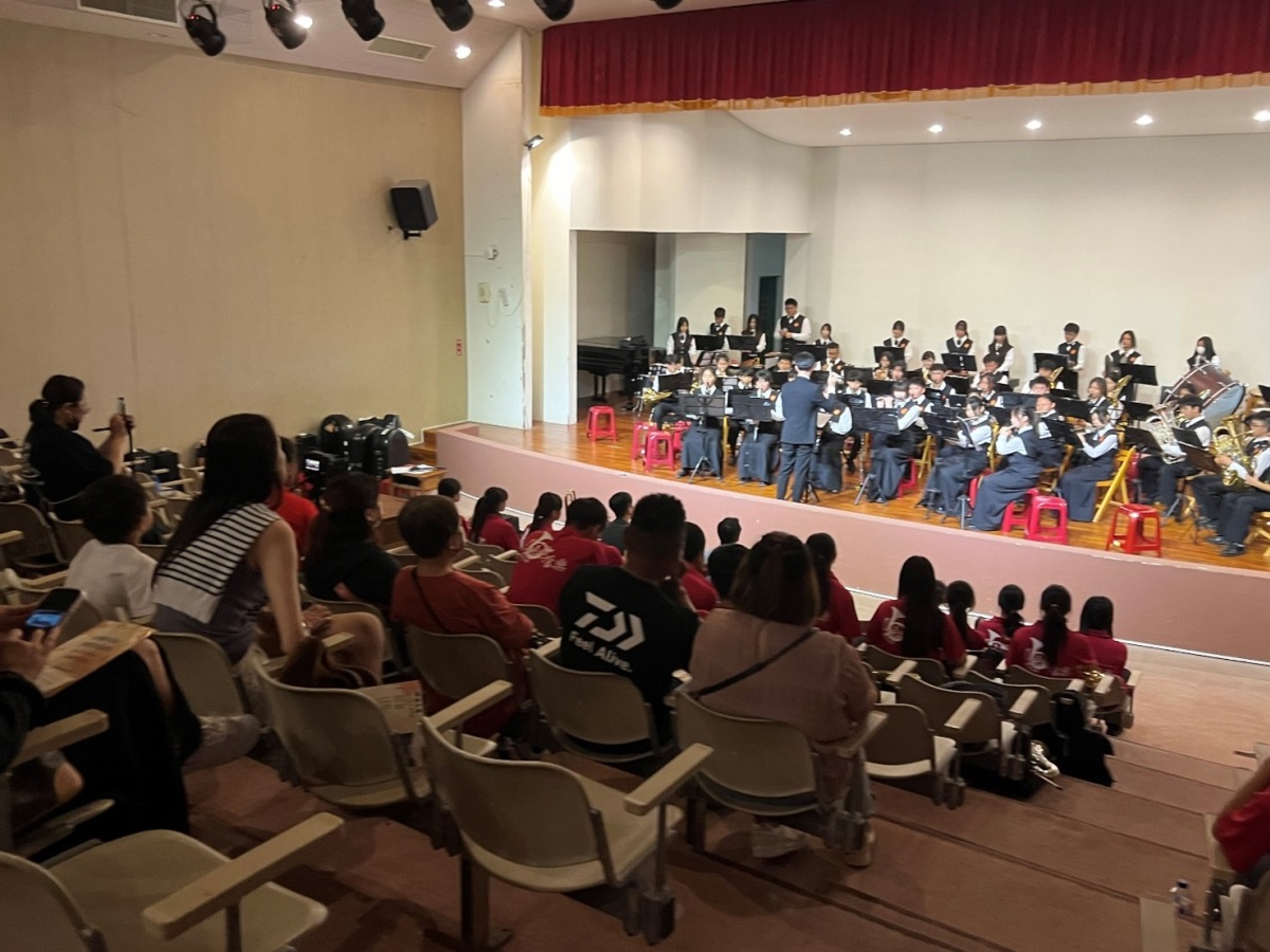 積穗與馬公國中管樂團合奏交流