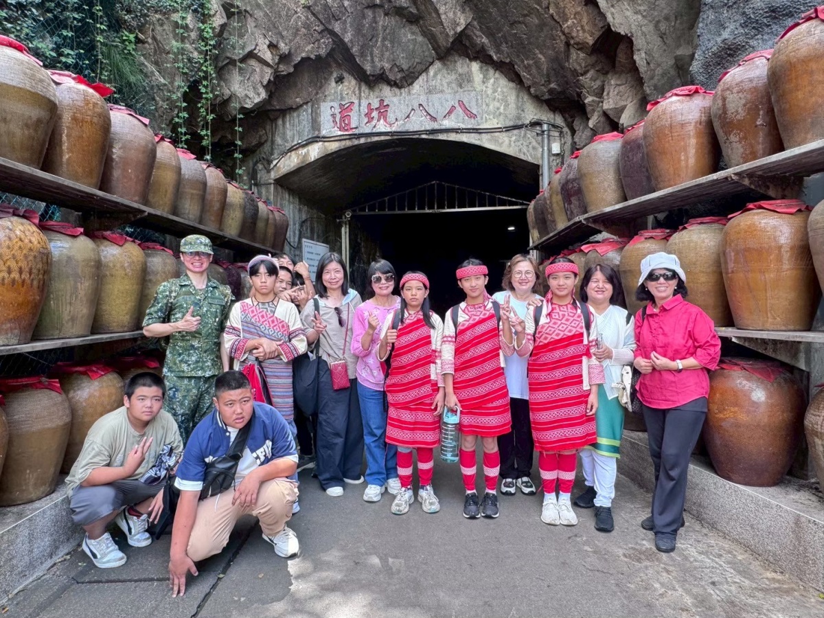 巴巴坑道快閃影出