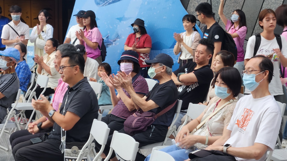 觀眾觀看演出照片