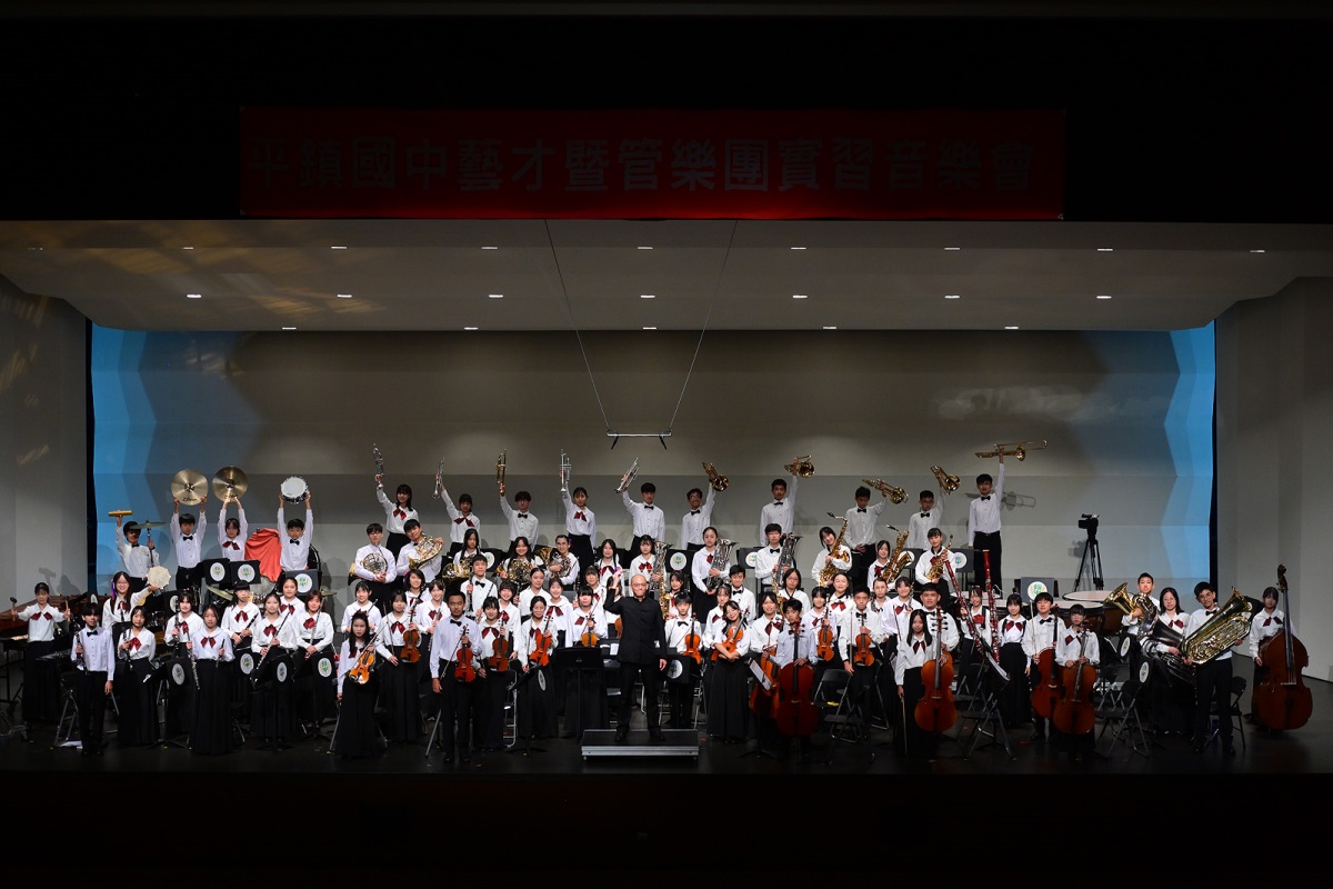 樂團演出合照