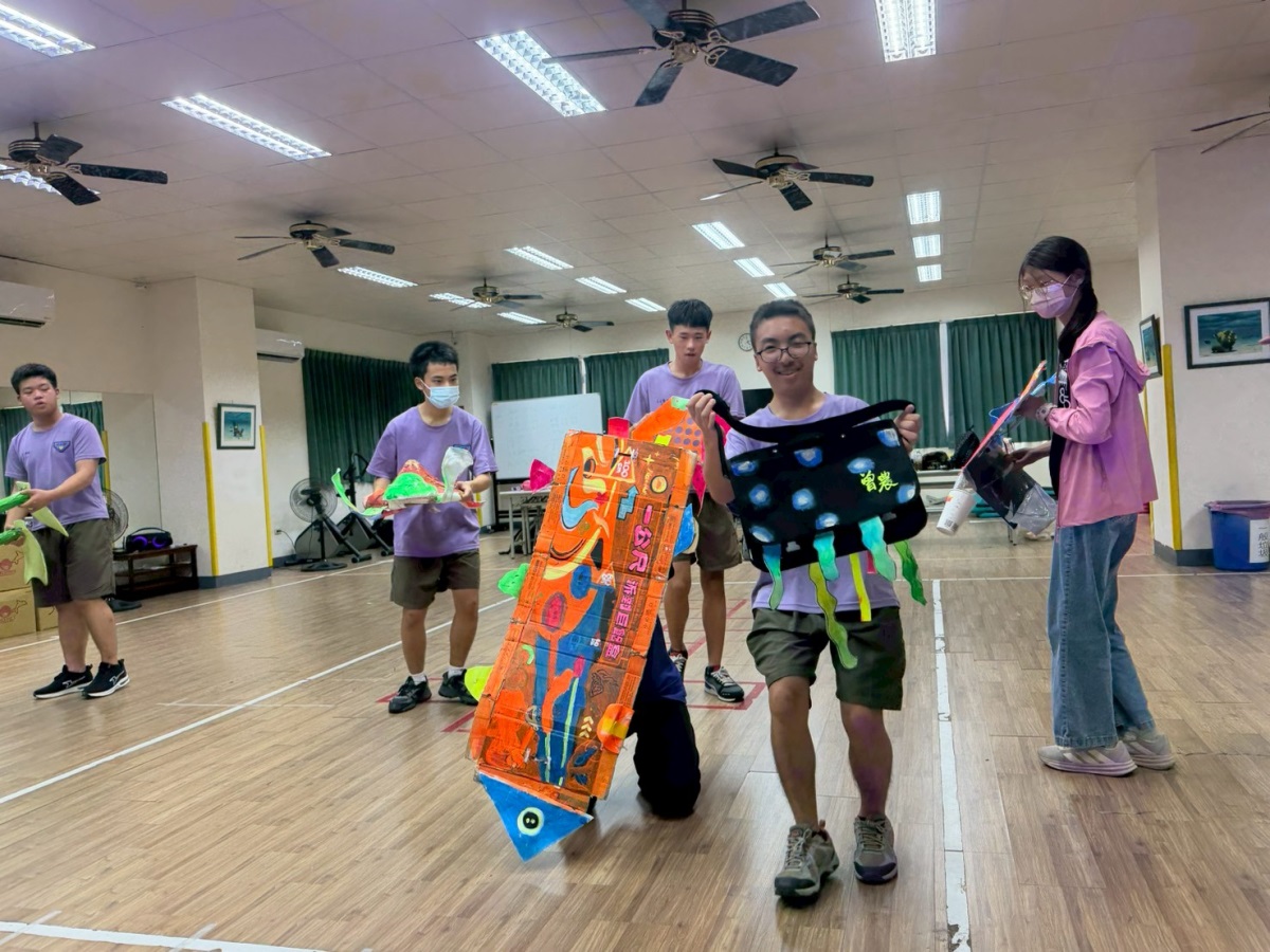 與澎水同學一起排演