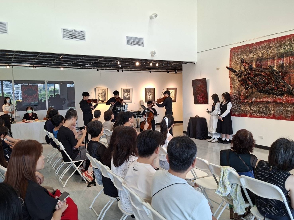 鼓山高中青春美展《殖．變》開幕演出