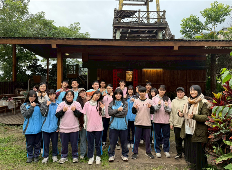 學生與講師合照