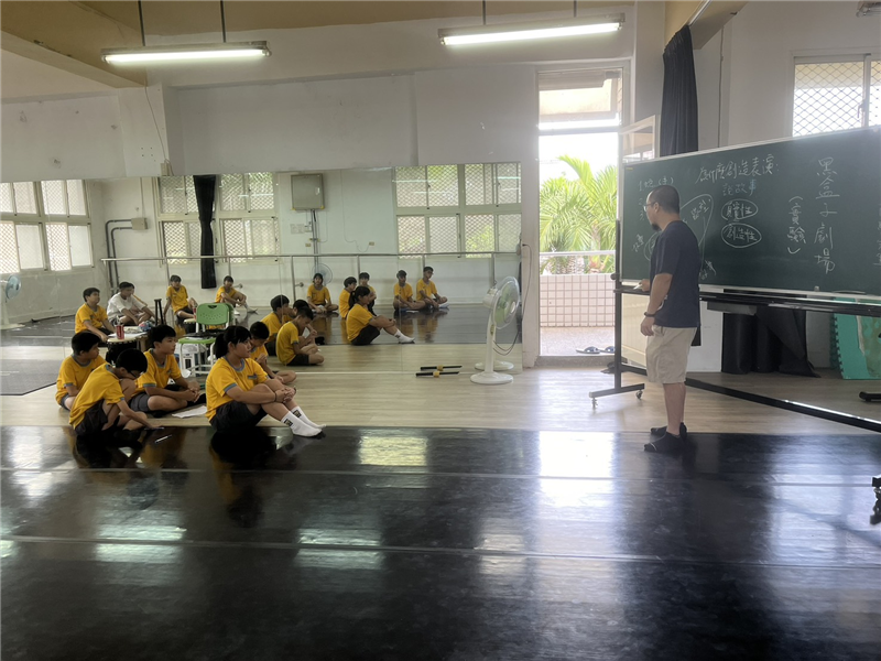八年級舞台表演練習