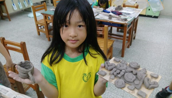 低年級陶器製作