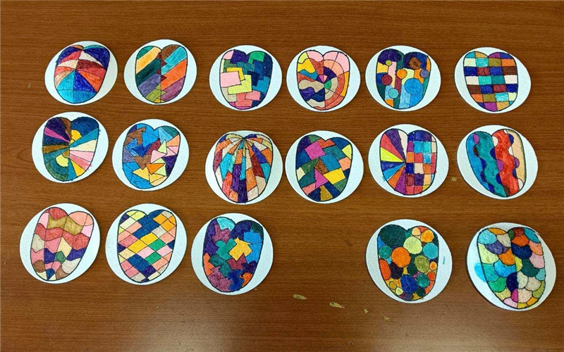 義大利麵+披薩&茄萣烏魚子的搭配表現，展示作品，增進藝術作品的鑑賞能力，發現生活中的色彩。