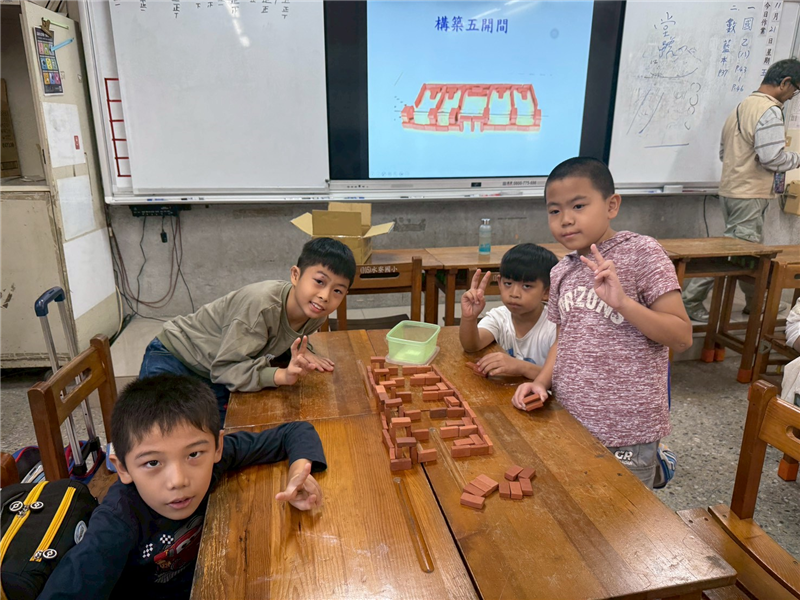 學生協力完成構築午間開