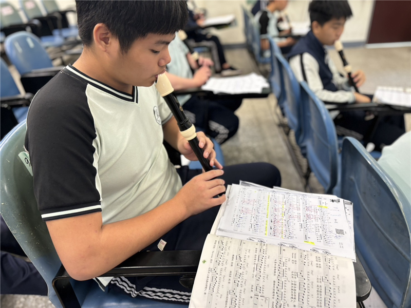 學生課堂直笛練習