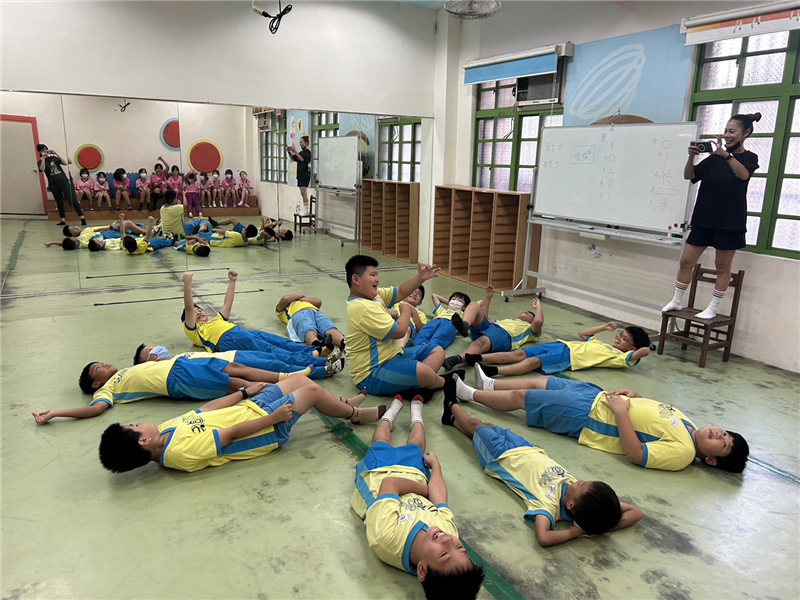 台上自信展現風華，大同師生樂效學習，大同藝采風~