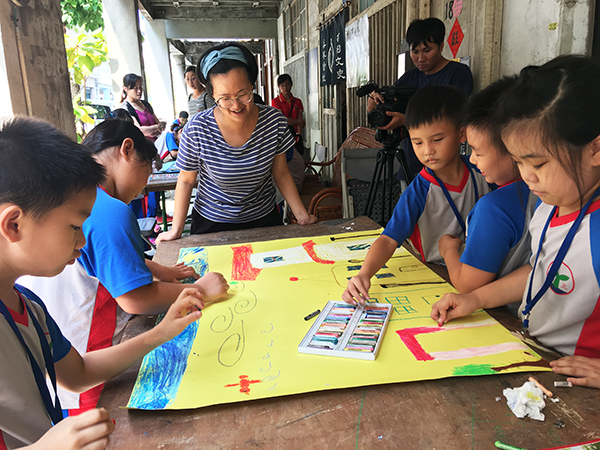教師引導學山產出文化體驗成果