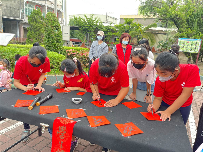 迎春揮毫展現學習成果