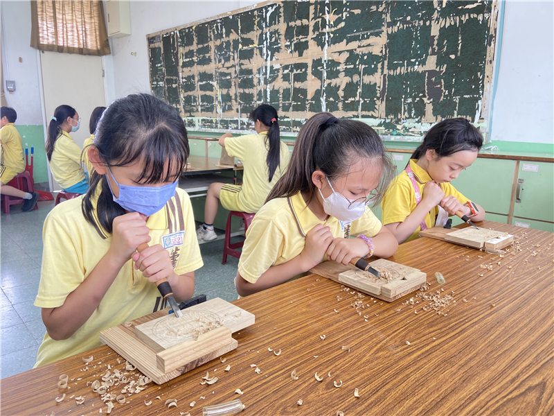 學生用鑿刀