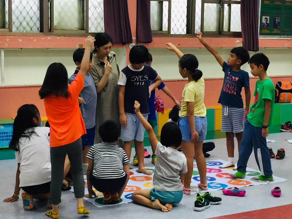 課程內容活潑有創意，並配合肢體遊戲， 增加孩子學習興趣。