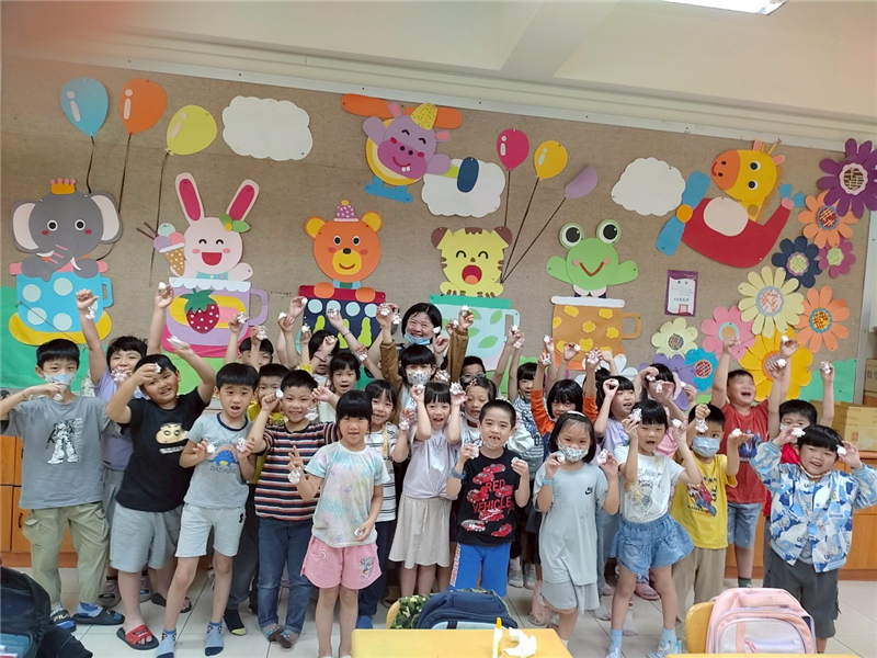 全班與作品大合照