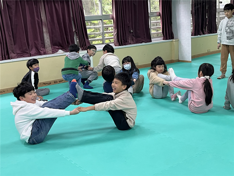 三年級學童的爆米花遊戲