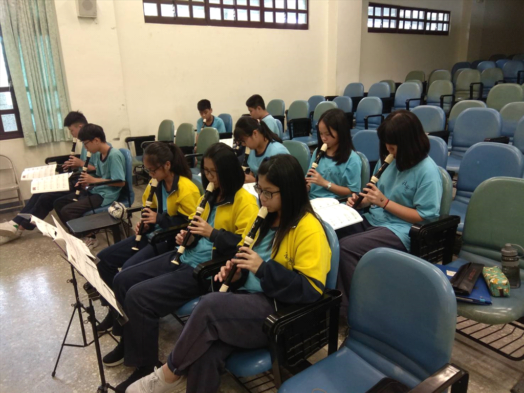 1081023學生吹奏練習