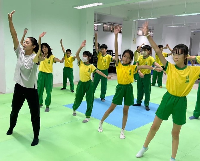 113學年度教育部「藝術與美感深耕計畫-學校藝術深耕教學計畫」舞藝復興藝起來_封面照片
