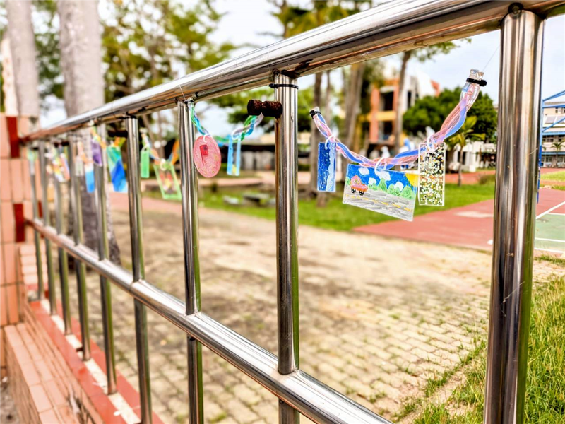 小朋友的作品裝飾校園