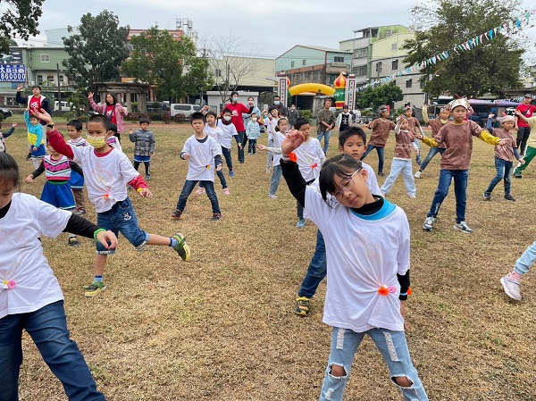 112學年度高雄市溪寮國小藝術深耕教學計畫-精彩溪寮 舞藝動人_封面照片