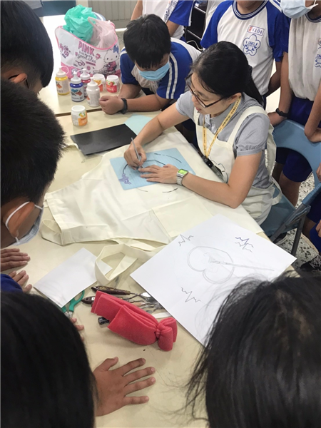 結合印章與形染的布品綜合創作