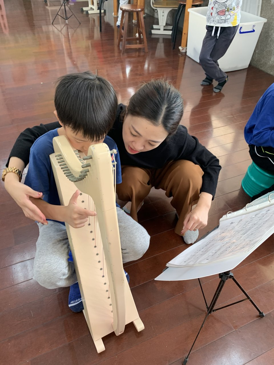 豎琴-教師個別指導學生彈奏
