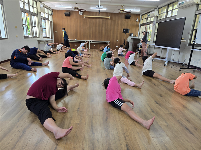 課程開始前的暖身，保護身體