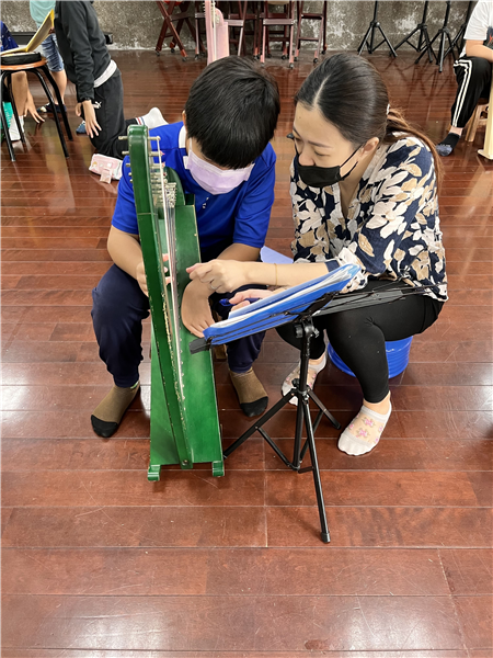 教師個別指導學生