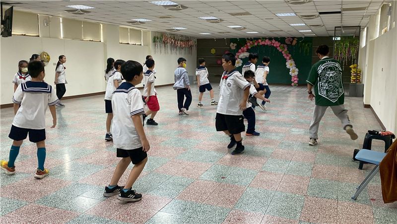 基本腳步 Step & Groove