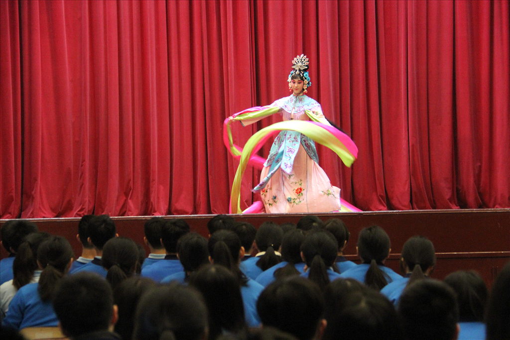 京劇學系在桃園市大華國中演出