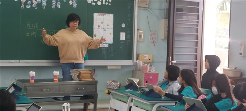 02教導學生讀劇時的聲音、表情